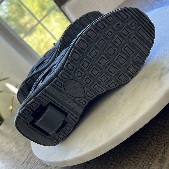 Heelys Force Youth Size 3 - Picture 5 of 9